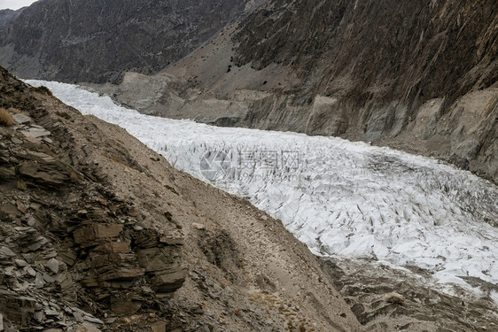 戈贾尔巴基斯坦GojalHunzaGilgitBaltistan卡拉科姆山脉白色帕苏冰川风景美白色的蓝图片