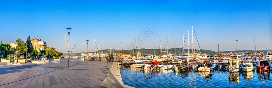 早晨街道土耳其卡纳莱Canakkale072319Marina和土耳其加纳卡莱市的岸边位于土耳其首都卡纳莱Canakkale码头图片