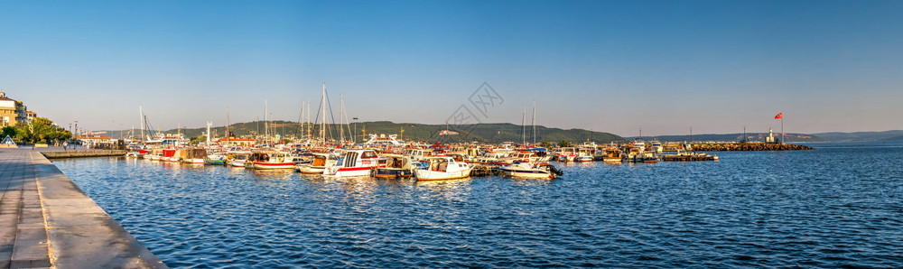 目的地尺寸土耳其卡纳莱Canakkale072319Marina和土耳其加纳卡莱市的岸边位于土耳其首都卡纳莱Canakkale码图片