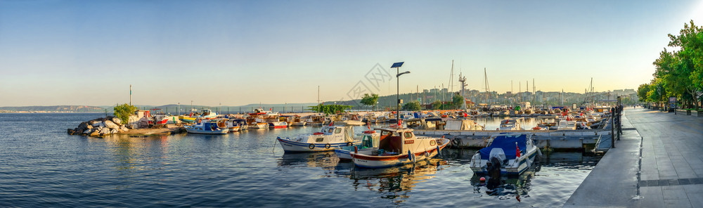 电影战争长廊土耳其卡纳莱Canakkale072319Marina和土耳其加纳卡莱市的岸边位于土耳其首都卡纳莱Canakkale图片