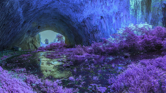 蓝色的墙冒险保加利亚神秘洞穴Davetashka洞穴内外星天全色观景用明亮的奇异色彩图片