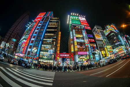 步行东京日本横田FEB2019FisheyyeSceneceeneofKabukicho日本东京2019年月5日晚间夜生活车图片