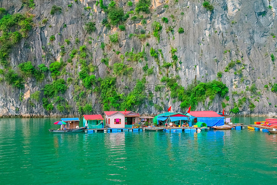 蓝色的越南哈隆湾东亚的浮游渔村和岩礁岛教科文组织世界遗产地点UNESCO岩石冒险图片