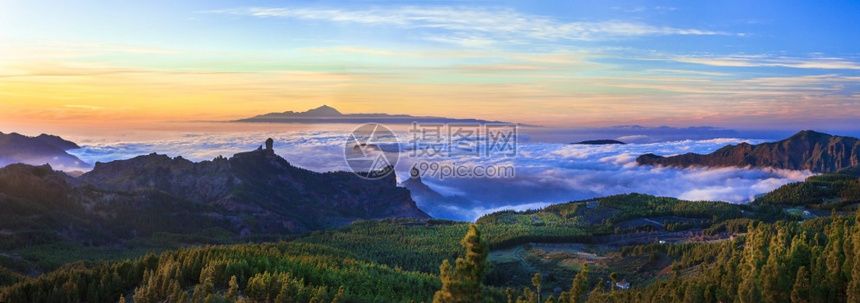 目的地岩石帕尔马斯MiradorRoqueNubloBreathating山脉日落后西班牙加那利群岛云层的特内里夫大加那利山图片