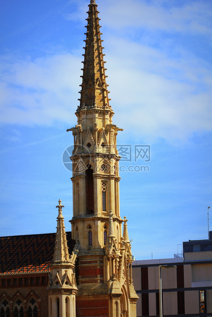弗朗西斯班牙巴塞罗那市中心圣Francescde销售新福音教堂区的长细钟塔位于西班牙巴塞罗那市中心天空典型的图片