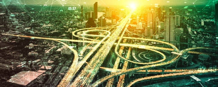安全具有数字据传输图形的未来道路运输技术显示交通大数据分析和物联网的概念具有数字据传输图形的未来道路运输技术oopicapi高速图片