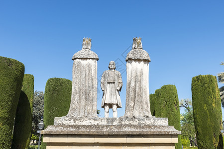 公园塔西班牙科尔多瓦Alcazar花园国王与CristobalColon的古老石雕像景点图片