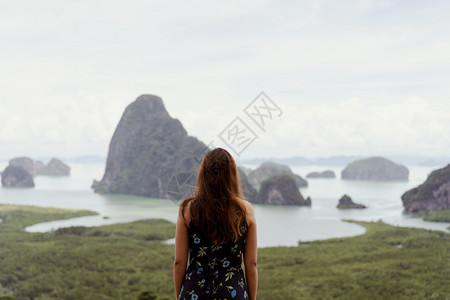 相同新鲜的泰国PhangNga省SamedNangCheeBay山景点旅游者在泰国靠近Phuket省时不为人知景观图片