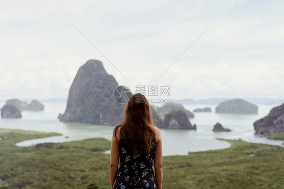 相同新鲜的泰国PhangNga省SamedNangCheeBay山景点旅游者在泰国靠近Phuket省时不为人知景观图片