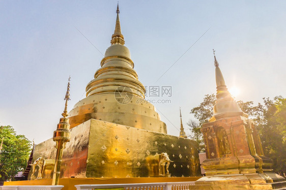 明亮的WathraSingTemple向亚洲泰国清迈省所有居民开放建筑学工艺图片