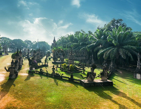 老挝WatXiengKhhuan佛祖公园万象神话和宗教雕像的惊人全景东南精神智慧图片