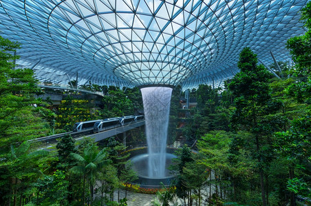 建筑学Changi机场SINGAPORE20FEB新加坡SINGAPORRE旅行假日连接FEB的桥梁与1号终点站和23号终点站连图片