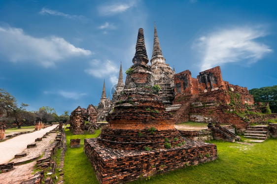 遗产笏Ayutthaya泰国旅游地貌和目的古老佛教寺庙废墟位于WatPhraSriSanphet寺庙日落天空下的Ayutthay图片