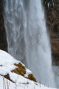 目的地假期环境美丽的塞尔雅兰德弗斯在寒冷的冬天冰岛欧洲图片