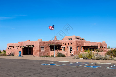 目的地纳瓦霍人PuebloRivival复兴型样画沙漠旅馆博物位于圣林公园土坯图片