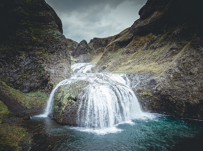 夏天古佛斯Stjornarfoss瀑布靠近KirkjubjarklausturKleifar或简称Klaustur冰岛米湖图片