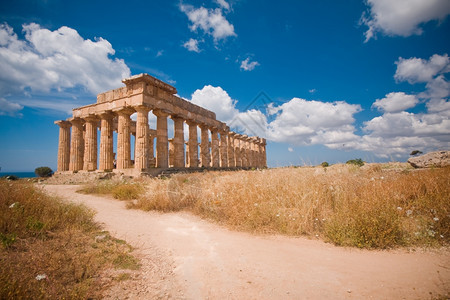 建筑学意大利西里Selinunte希腊寺庙的废墟天空大量图片