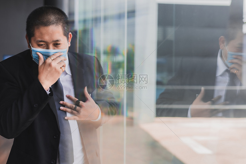 2019新型冠状人类在城市的检查或男人生意与共食19为停止covid19orcoronaprotected帮助保护为世界和人们停图片