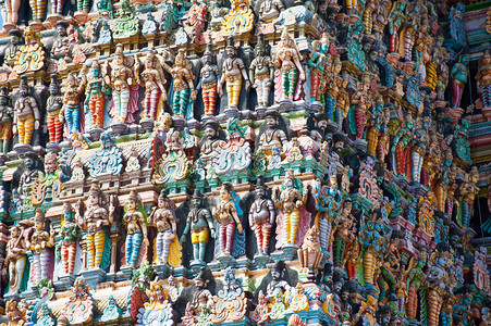 毗湿奴印度教大建筑和宗教艺术伟大的印度建筑和宗教艺术神庙Gopuram塔外墙的神殿印度南部马哈拉塔英雄古代多彩雕像摩诃婆罗多图片