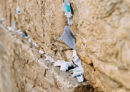 建筑学罗滕贝格城市关于耶路撒冷以色列境内哭泣的西墙说明包括关于在耶路撒冷以色列境内哭泣的西墙上自由巴勒斯坦笔记的有争议手写信息包图片