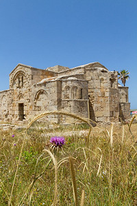 海滩迪卡帕斯AyiosFilon中世纪教堂就在Riizokarpaso之前位于Yialousa的路上它建于公元1世纪至2之间位于图片