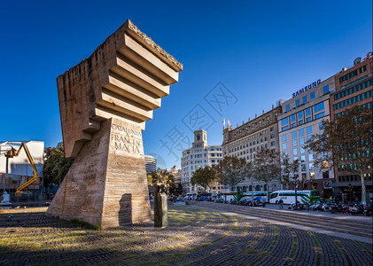 旅行2014年月5日加泰罗尼亚广场FrancescMacia纪念碑广场占地面积约为50平方米被认为是城市中心在2014年月5日加图片