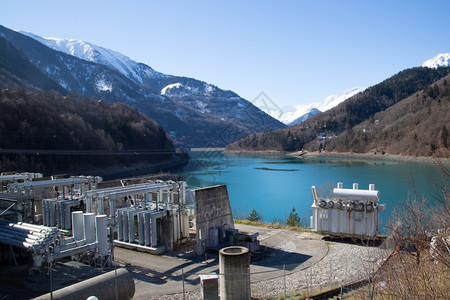 韦尔尼湖下层水库是法国最大的水电站是法国最大的水电站建造供应压图片