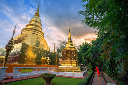 WathraSingh是一个佛教寺庙是泰国清迈的主要旅游景点宗教祷告的图片