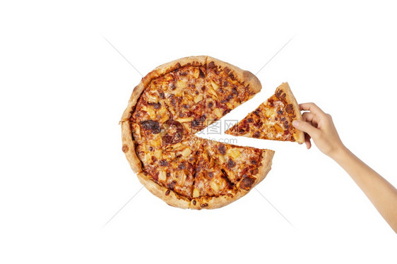 服用手拿一片披萨没有块的夏威夷大披萨的顶视图意大利食品街头快餐的概念手拿一片披萨意大利的概念食品街头快餐蔬菜咬图片