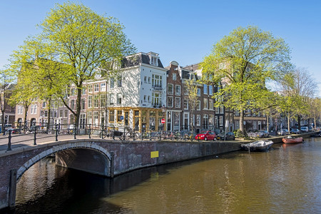 摄影场景街道来自阿姆斯特丹的位于荷兰运河城市风景春天在荷兰图片