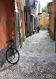 浪漫的里维埃拉欧洲意大利著名科莫湖贝拉焦镇狭小街道图片