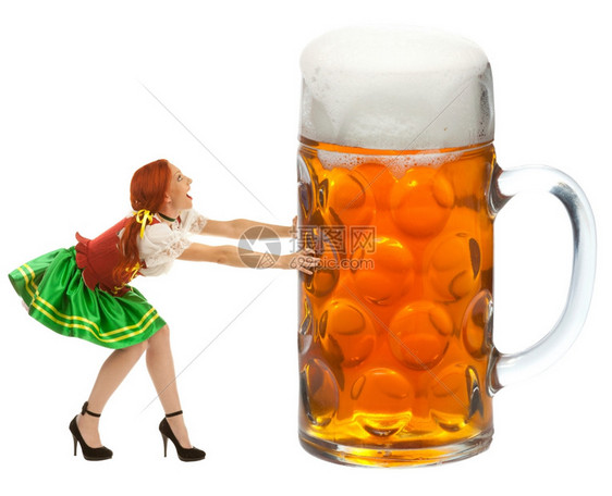 一种服装慕尼黑啤酒节穿着传统十月盛宴的喜悦妇女满身长的肖像在白色背景上孤立地推着巨大的啤酒杯图片