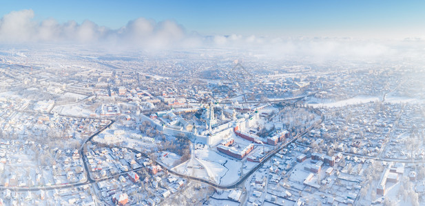 旅行城市景观光俄罗斯SergievPosad的全景空中观察心三一圣泽西修道院冬季童话故事图片