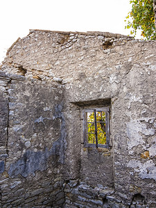 著名的文化希腊科孚岛Pantokrator山旧Perithia的旧废弃石砌房屋Old是希腊科孚岛北侧的一座鬼村受保护图片