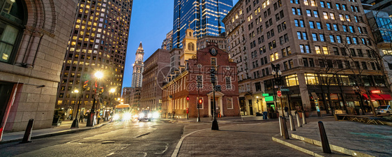时间建造美国马萨诸塞州黄昏时兴起的波士顿旧州立老房子之景的Banner或网页带有旅游概念的建筑和著名的图片