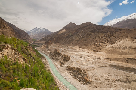 气候户外田园诗般的巴基斯坦北部地区山峰高角视图巴基斯坦北部图片