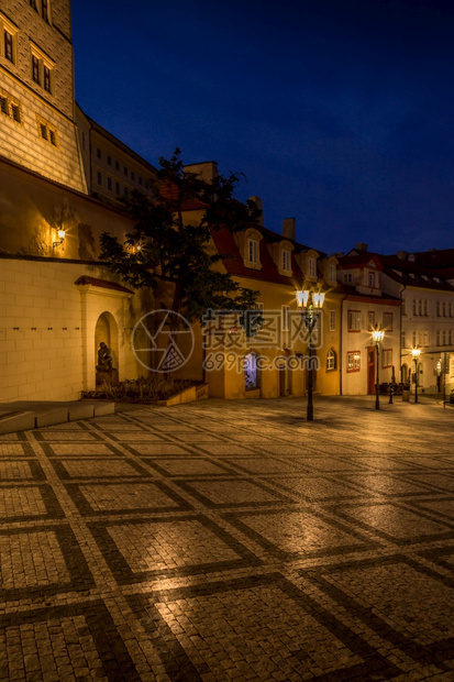 在布拉格城堡和哈德卡纳区捷克教科文组织世界遗产地点布拉格城堡和哈德卡纳地区美丽的夜晚如画戏剧太阳图片