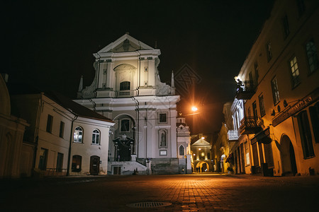 遗产立陶宛维尔纽斯DawnGateofDawnSttTeresa教堂夜间最重要的历史文化和宗教古迹之一大厅旅游图片