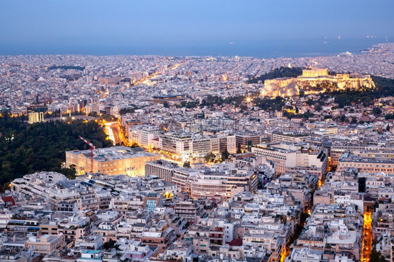 旅行风景优美遗产清晨在雅典市的外景从城最高点LycabettusHill利卡贝图斯山看到Acropolis人图片