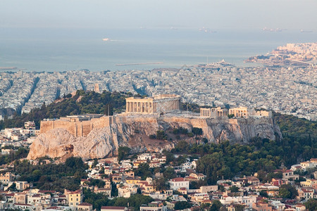古典清晨在雅市的外景从城最高点LycabettusHill利卡贝图斯山看到Acropolis人假期结石图片