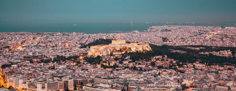 全景纪念碑废墟清晨在雅典市的外景从城最高点LycabettusHill利卡贝图斯山看到Acropolis人图片