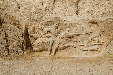 雕刻老的浅浮伊朗法尔斯省希拉兹NaqsheRostam的HormizdII号NaqsheRostam号霍米兹二的马术救济图片