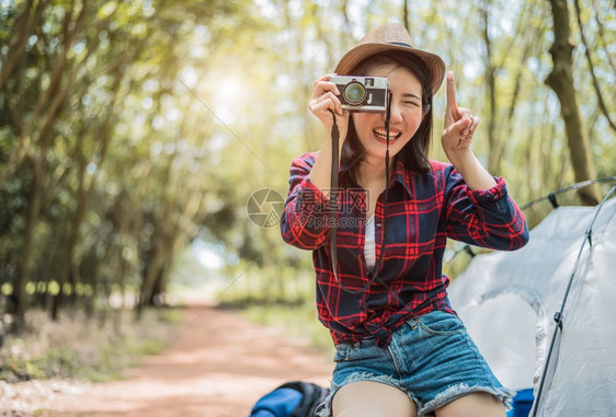 旅行者拍摄照片图片