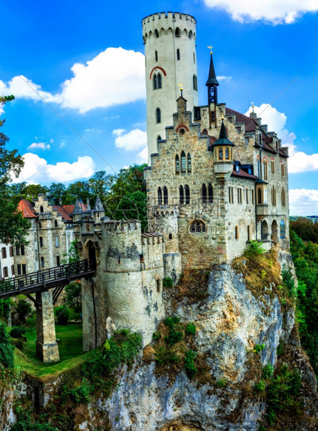 感人的岩石上中世纪城堡德国最美的城堡之一在古石上列钦坦斯中世纪城堡古腾威廉图片
