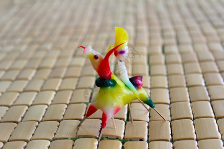 水牛Tohe越南传统玩具由彩米粉制成艺术经过图片