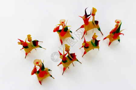 雕塑家Tohe越南传统玩具由彩米粉制成仙女有色图片