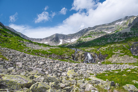 月度旅行至山谷游的高冷静图片