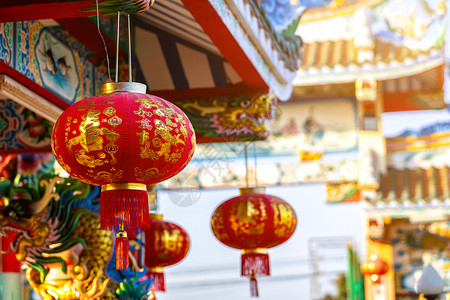 亚洲人中华圣迹国新年节红灯的装饰古艺术上面写着中文字母上帝保佑是财富祝福的赞美是泰国一个公共场所庆祝人们图片