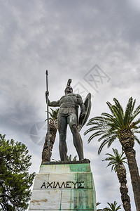 独特地标希腊科孚岛阿喀琉斯宫的雕像宫位于希腊科孚岛阿喀琉斯宫西南10公里处的Gastouri村著名的背景图片