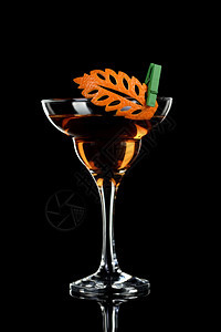 节日雪莉酒橙子水果雕刻艺术如何做成柑橘加尼的饮料设计鸡尾酒RobRoyWhiskey以威士忌为基础的饮料狂欢图片